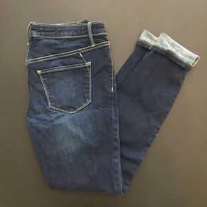 - SOLD - Mid-Rise Jegging dark Blue Jeans
